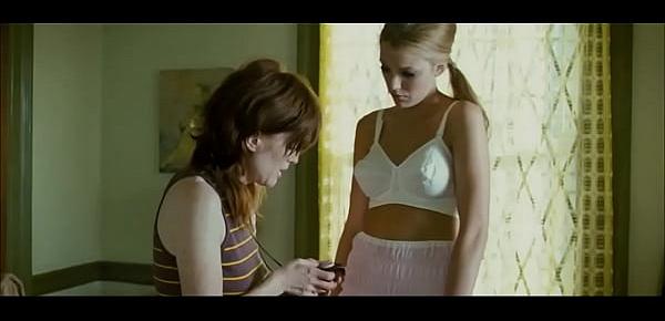  Blake Lively, Christin Sawyer Davis in The Private Lives of Pippa Lee (2009)